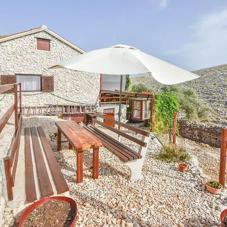 House Mandica Semesterbostad