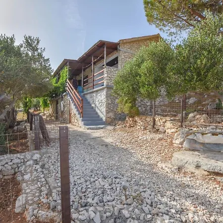 House Mandica Semesterbostad