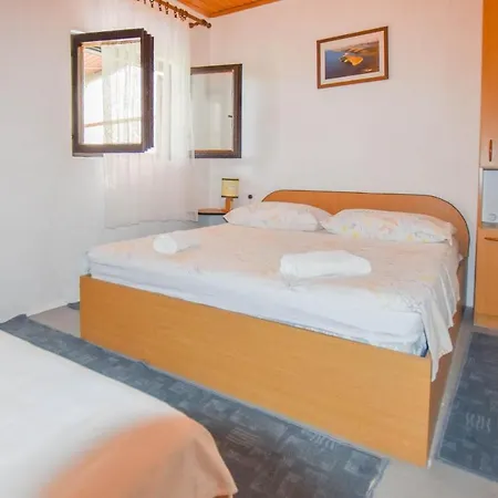 House Mandica Holiday home