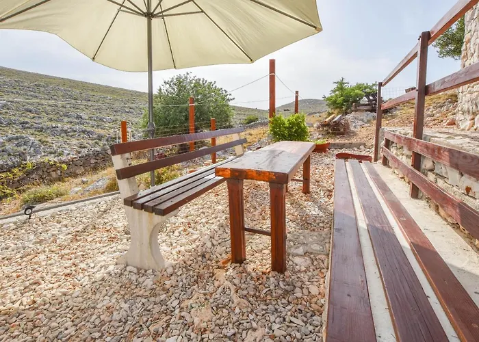 House Mandica בית נופש