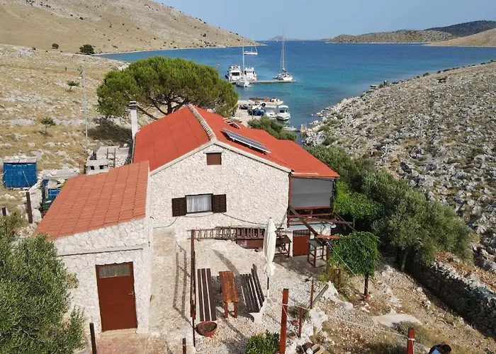 House Mandica בית נופש