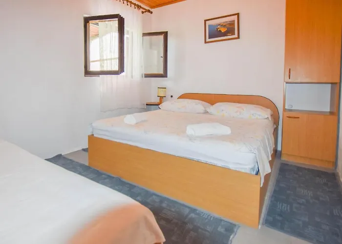 House Mandica בית נופש